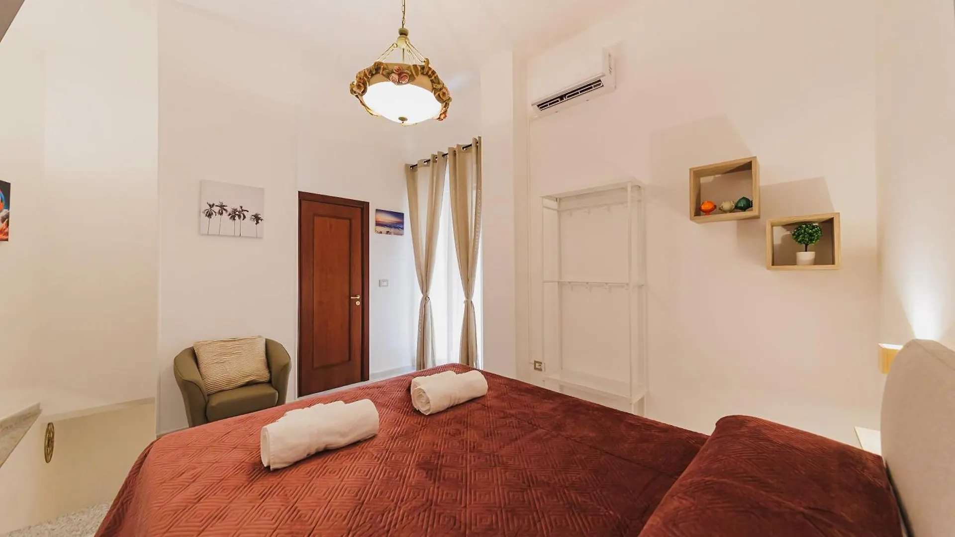 Vallisa 72 - Centro Storico Bari 0*,